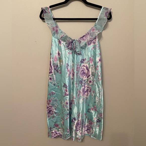 Morgan Taylor Other - Morgan Taylor Vintage Floral Satin Slip Dress